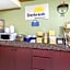 Days Inn & Suites by Wyndham Madison Heights MI