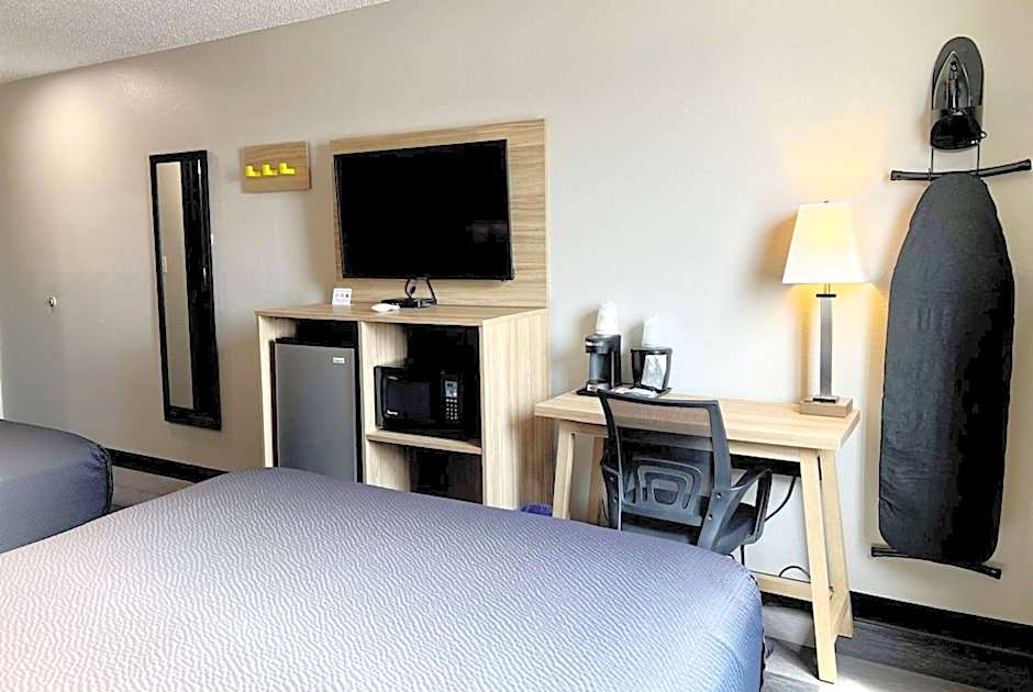 Super 8 by Wyndham Cedar Rapids