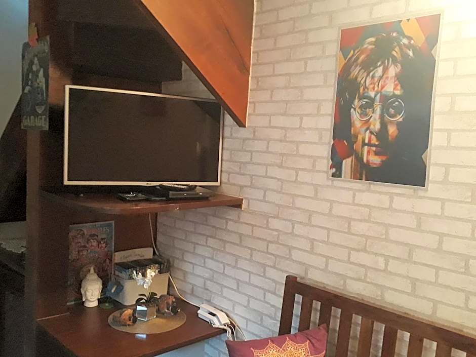 Chalé Praia Boiçucanga wi fi piscina Village Mirante Litoral Norte SP