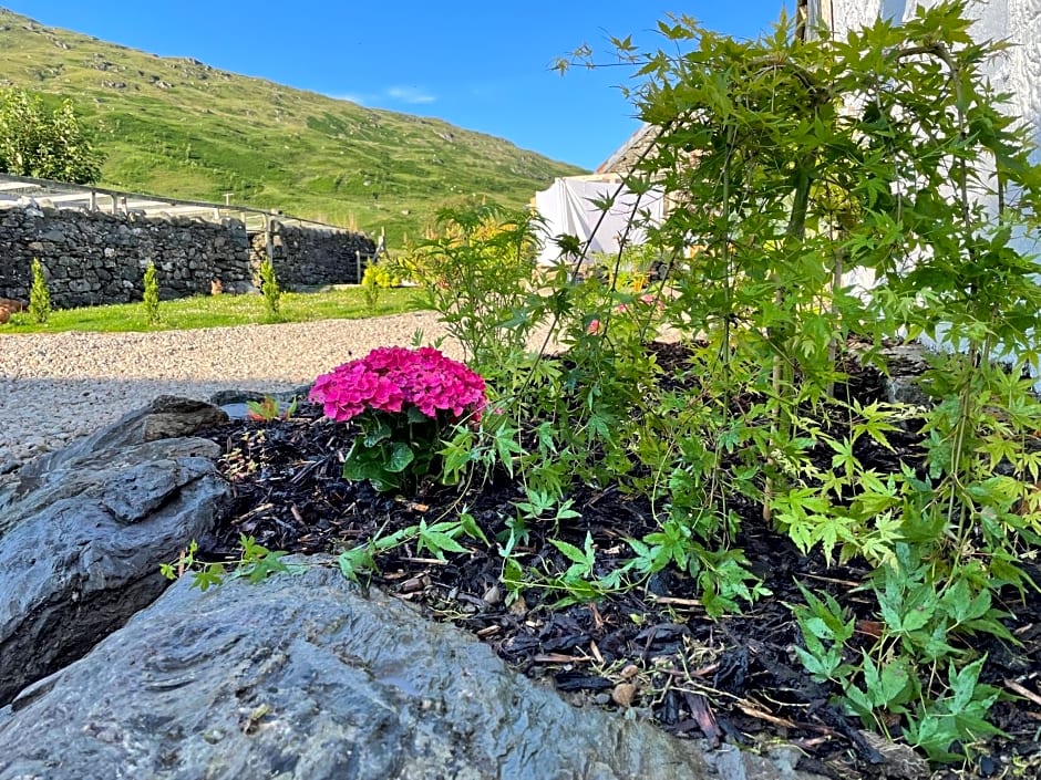 Garrison Farm with Hot Tub