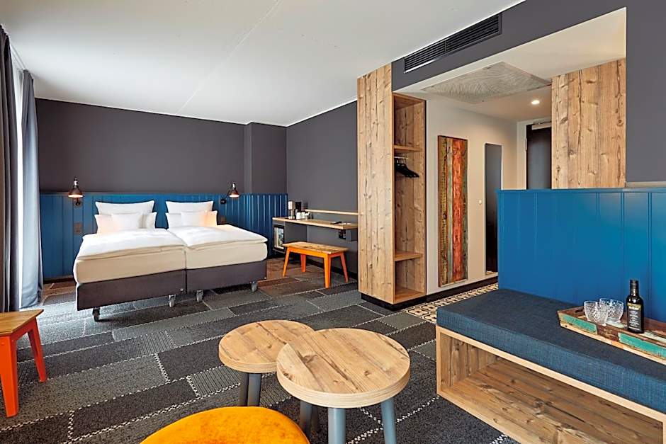 me and all hotel Mainz, by Hyatt