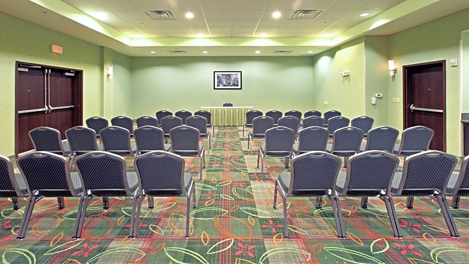 Holiday Inn Garland, an IHG Hotel