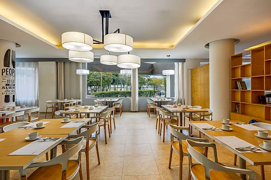 Fiesta Inn Monterrey Valle