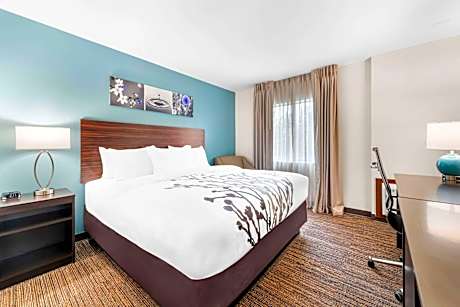 1 King Bed Nonsmoking Max 3 pax