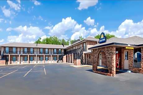 Days Inn by Wyndham Erick