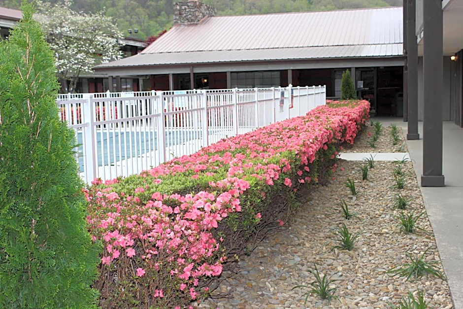 Great Smokies Inn - Cherokee