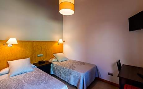 Standard Twin Room with Garden View