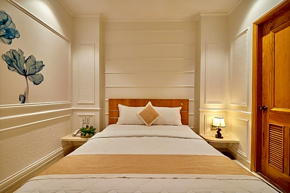 Bin Bin Mimosa Hotel - Near Tan Son Nhat Airport 