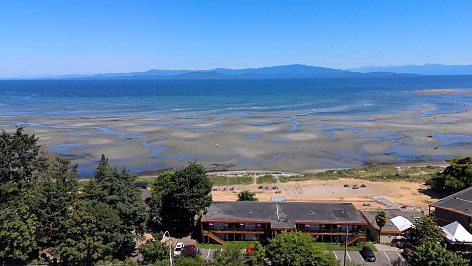 Sea Edge Beachside Hotel