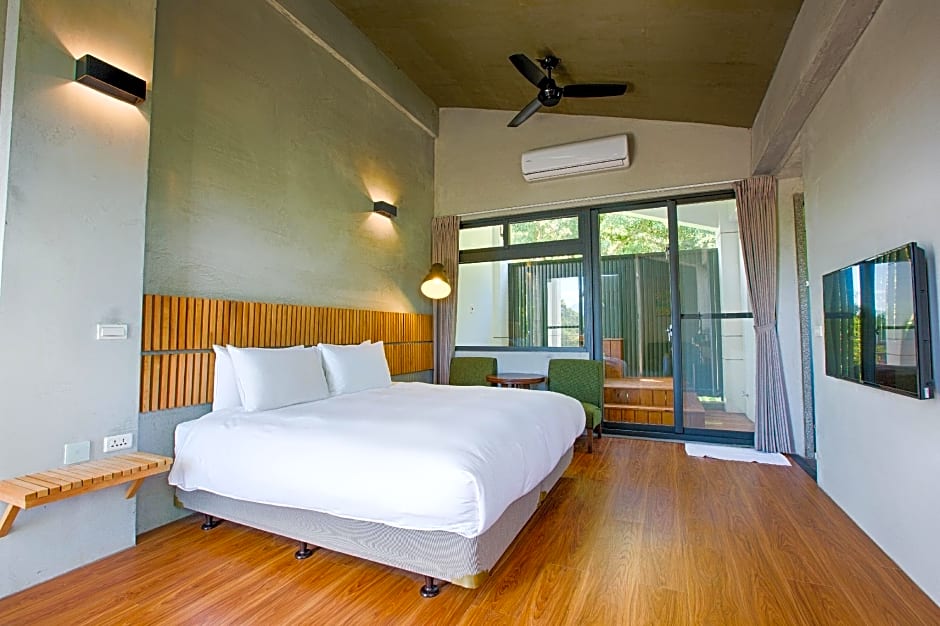 Sunshine Hot Spring B&B