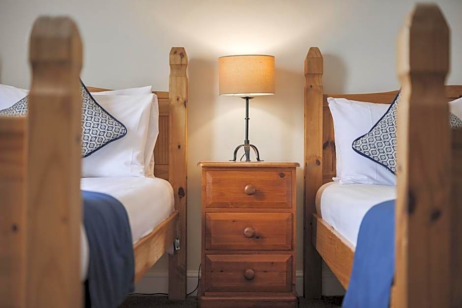 The Cromwell Arms Inn