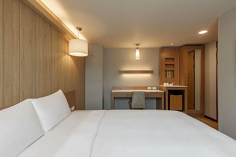 Kindness Hotel Tainan Chihkan Tower