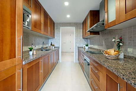 ONE BEDROOM APARTMENT