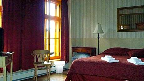 King Room with Sofa Bed