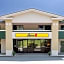 Super 8 by Wyndham White River Junction