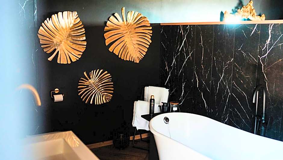 LES 7 MEUSES - Restaurant & Hebergements HOTELIERS - INSOLITES - WELLNESS - GITES