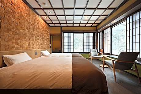 Quadruple Room with Private Bathroom