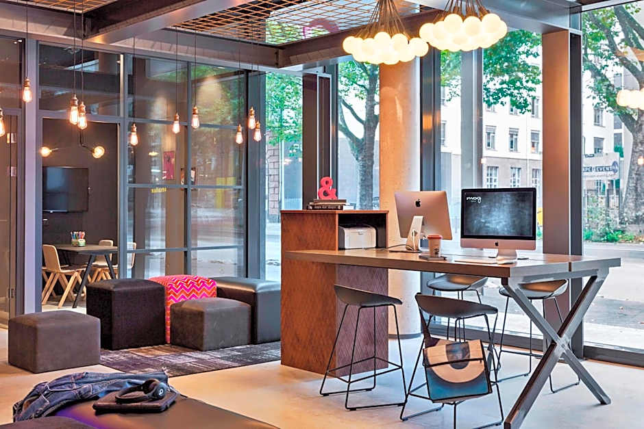 Moxy by Marriott Frankfurt East