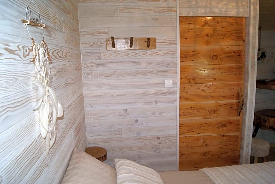 Les Cabanes de Gros Bois