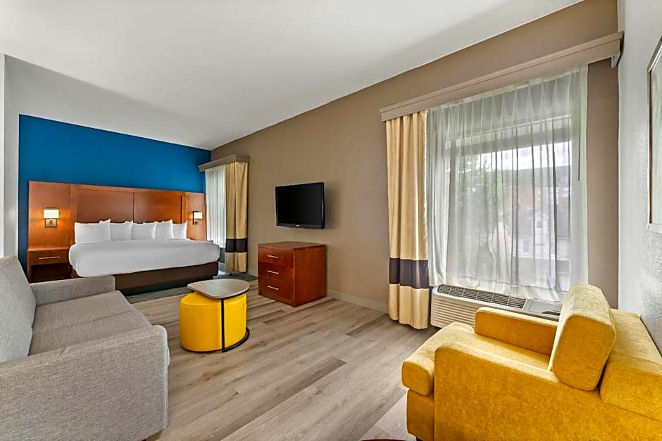 Comfort Suites Bethlehem Near Lehigh University and LVI Airport