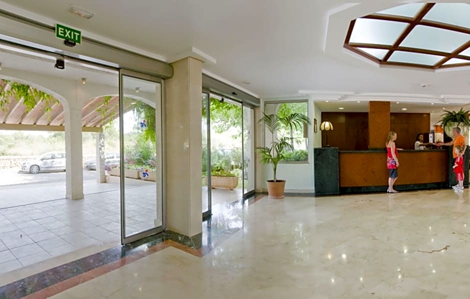 Caprice Isabel Aparthotel