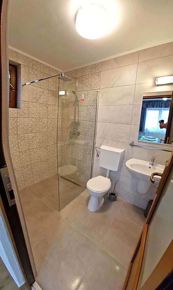 Kodaros Studio Parajd