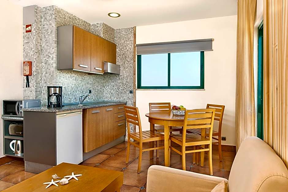 Oceanus Aparthotel