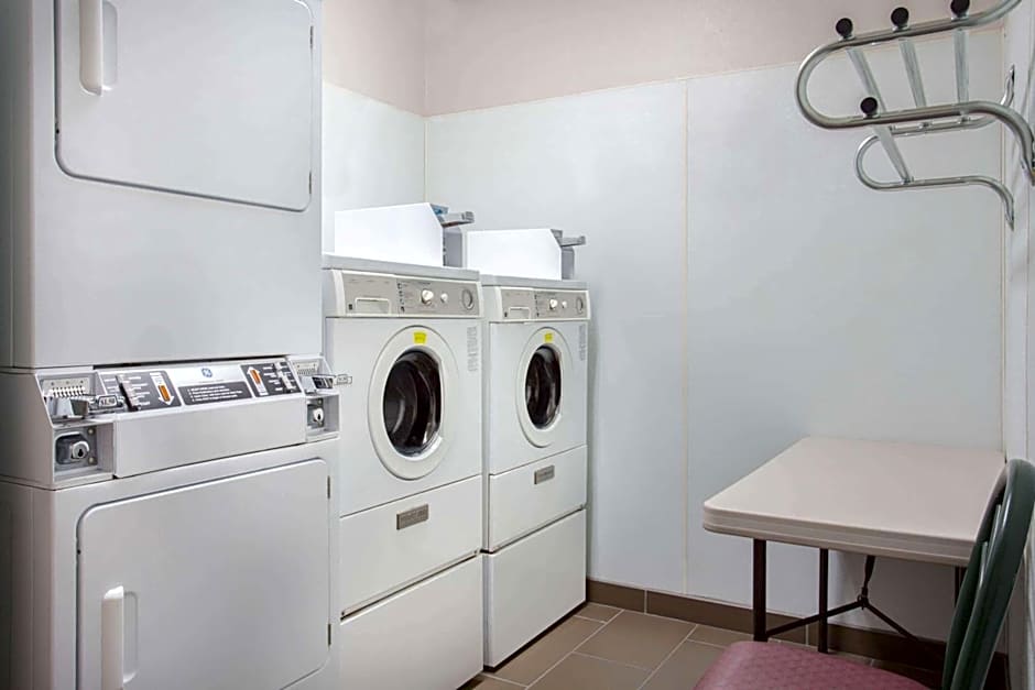 Microtel Inn & Suites by Wyndham Leesburg/Mt Dora