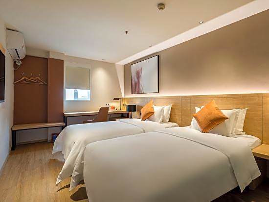 Manning Hotel (Guangzhou  Zhongshan Hospital  Dongshankou Metro Station)
