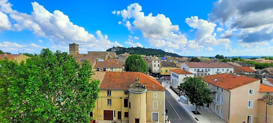KYRIAD ORANGE Centre Ville - HOTEL RESTAURANT BAR - Galerie d'Art des Princes - Provence Alpes Côte d'Azur - France - Proche A7-A9 - exit21- Châteauneuf-du-Pape Avignon Bollene Nimes Valence - 24h-24h