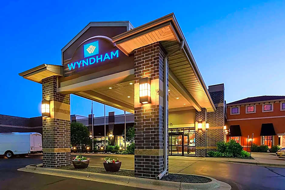 Wyndham Bloomington - Mall of America
