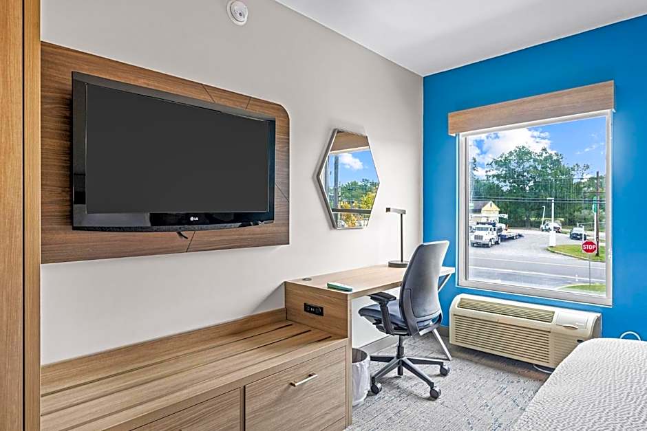 Holiday Inn Express Carneys Point New Jersey Turnpike Exit 1 By IHG