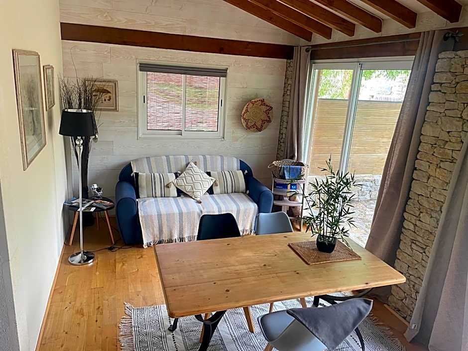La Chambre Haute, spa et jardin extérieur à Nîmes
