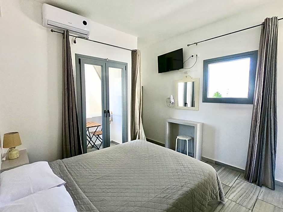 Anny Studios & Rooms Perissa Beach