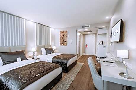 Deluxe Quadruple Room