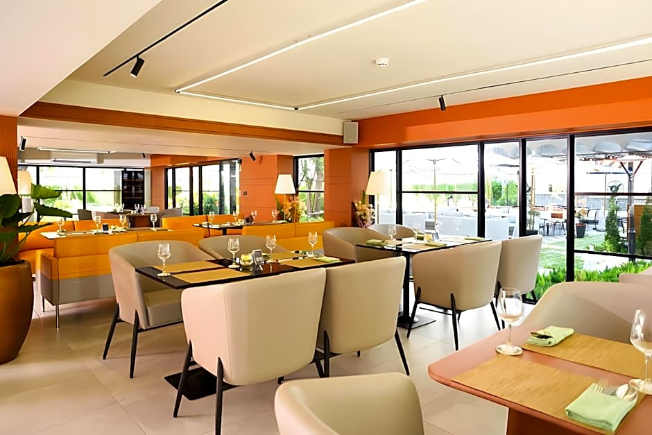 Floral Court Hotel & Residence Sukhumvit 13