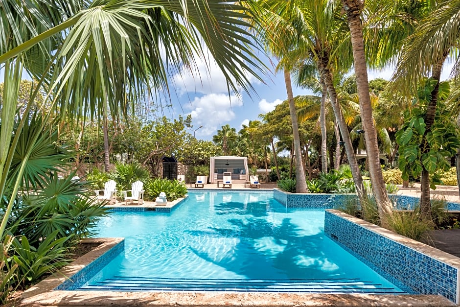 Floris Suite Hotel-Spa and beach Club