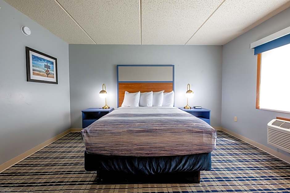 AmericInn by Wyndham Sturgeon Bay