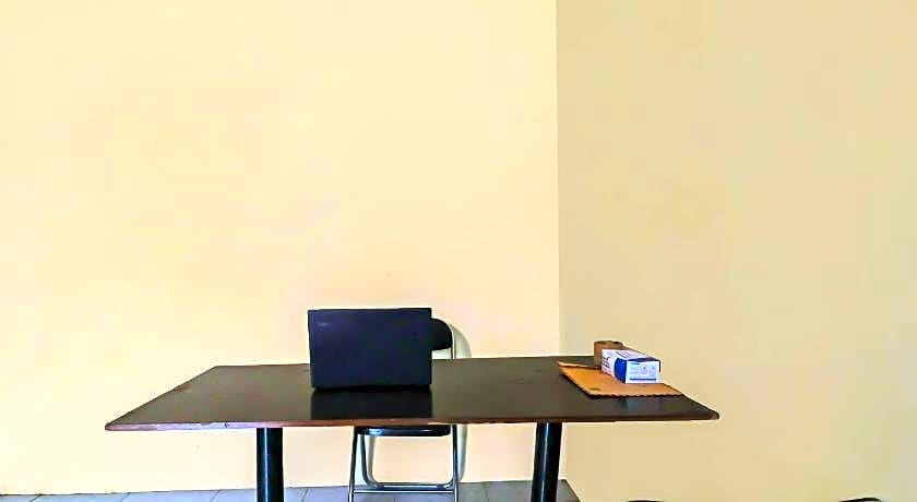 OYO 90809 Homestay Black Pink Merah Jambu Syariah