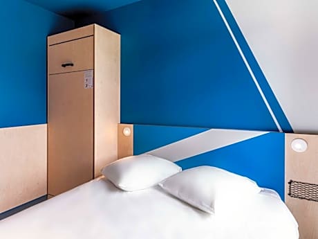 Standard Room - 1 Double bed and 1 Single bed