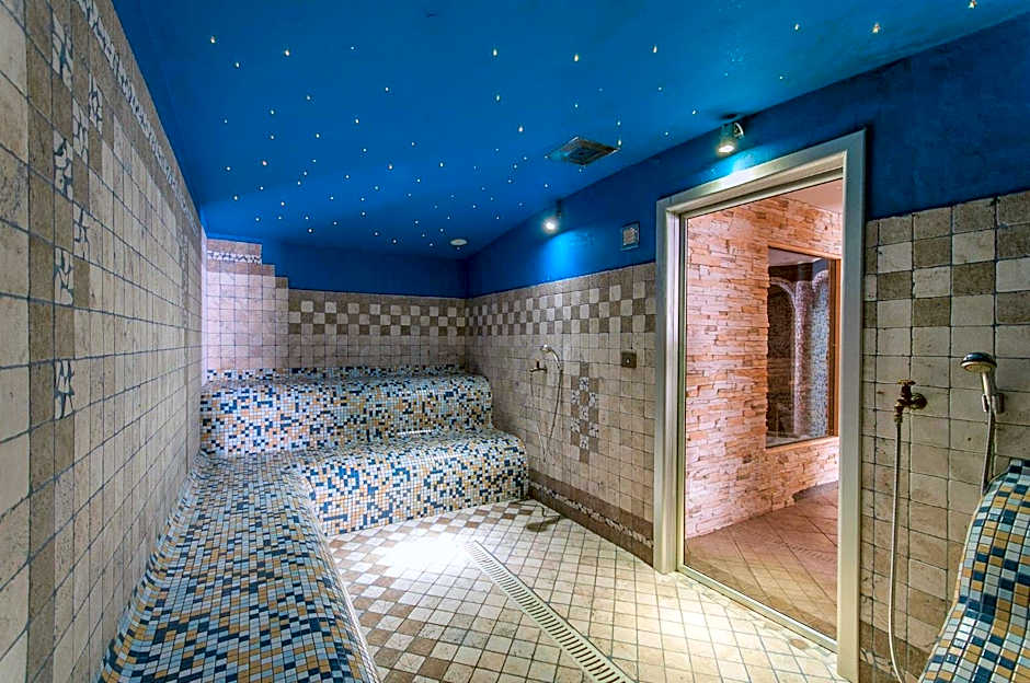 Alpholiday Dolomiti Wellness & Fun Hotel