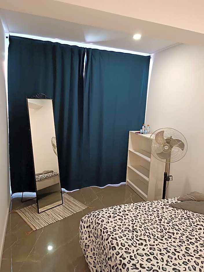 Plaza Caparica Hostel