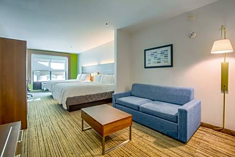 Queen Room with Two Queen Beds - Disability Access with Bath Tub