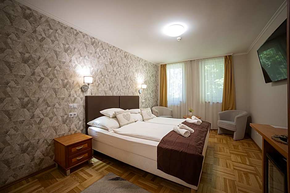 Dóm Hotel