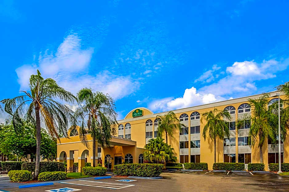 La Quinta Inn & Suites by Wyndham Miami Lakes