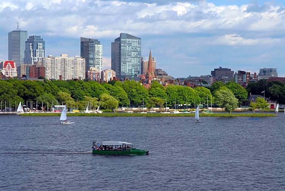 Holiday Inn Boston Logan Airport - Chelsea