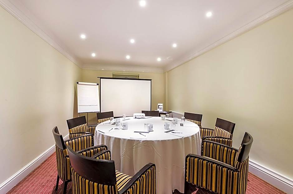 Ramada by Wyndham Cheltenham