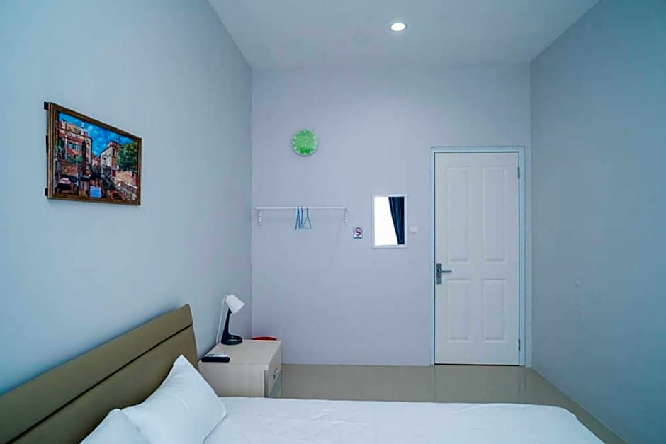 Nina House near Taman Budaya Sentul RedPartner