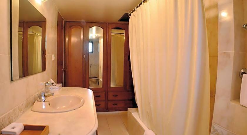 Amazon Lilly Residence