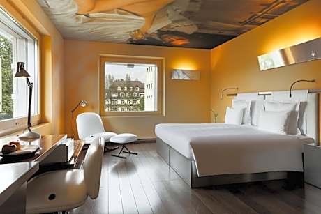 Corner Junior Suite with 1 Kingsize-bed, Park view